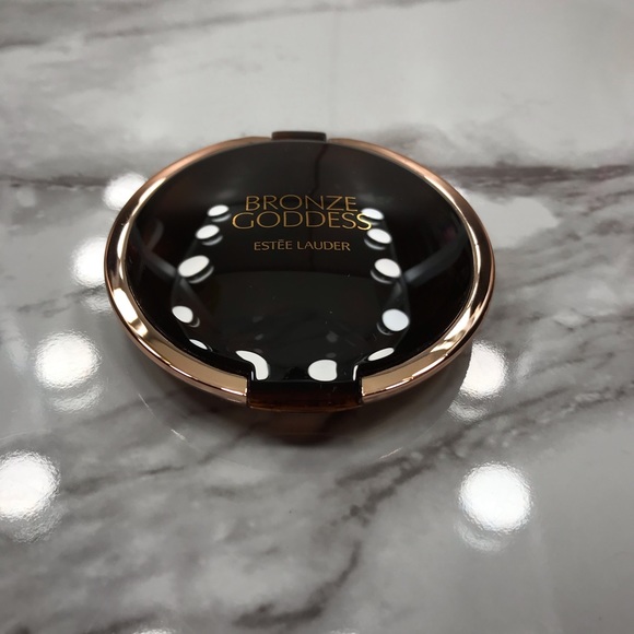 Estee Lauder Bronze Goddess Ultimate Matte Bronzer - Picture 4 of 7